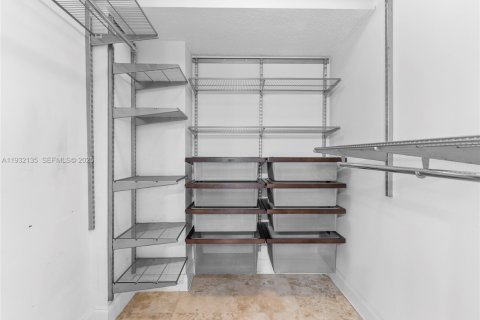 Снять в аренду кондоминиум в Майами-Бич, Флорида 1 спальня, 88.26м2, № 1990601 - фото 12