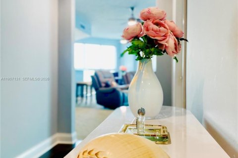 Condo in South Daytona, Florida, 3 bedrooms  № 2064299 - photo 27