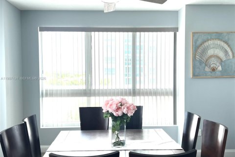 Condo in South Daytona, Florida, 3 bedrooms  № 2064299 - photo 4