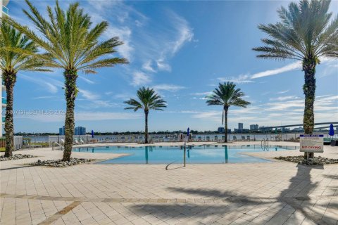 Condo in South Daytona, Florida, 3 bedrooms  № 2064299 - photo 30