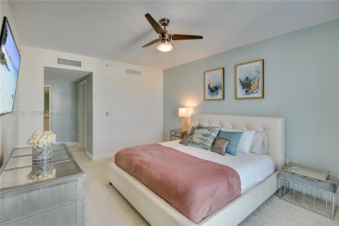 Condo in South Daytona, Florida, 3 bedrooms  № 2064299 - photo 12