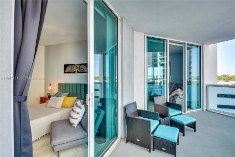 Condo in South Daytona, Florida, 3 bedrooms  № 2064299 - photo 24
