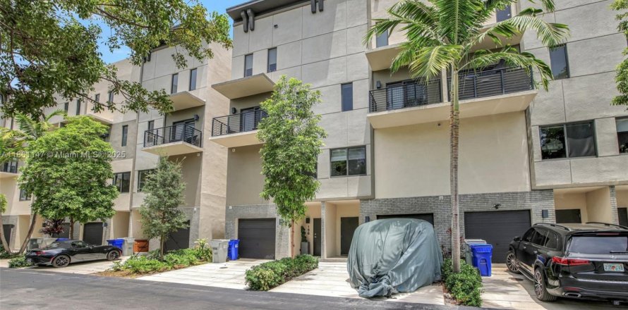 Touwnhouse à Pompano Beach, Floride 3 chambres, 250.84 m2 № 1889324