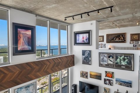 Condo in Miami, Florida, 2 bedrooms № 2182312 - photo 27