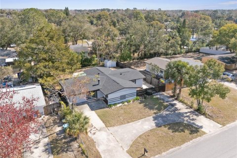House in Winter Springs, Florida 3 bedrooms, 128.86 sq.m. № 1560755 - photo 4