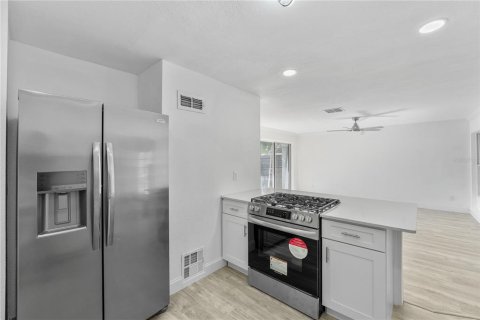 House in Winter Springs, Florida 3 bedrooms, 128.86 sq.m. № 1560755 - photo 25