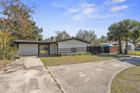 House in Winter Springs, Florida 3 bedrooms, 128.86 sq.m. № 1560755 - photo 5