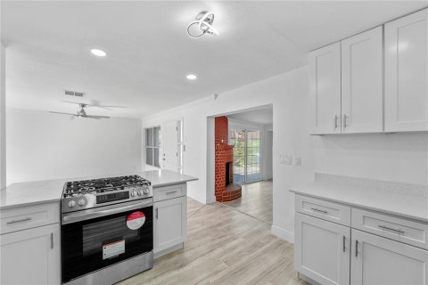 House in Winter Springs, Florida 3 bedrooms, 128.86 sq.m. № 1560755 - photo 26