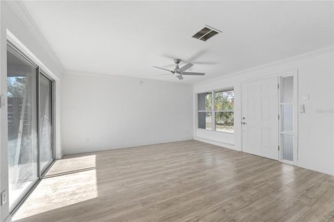 House in Winter Springs, Florida 3 bedrooms, 128.86 sq.m. № 1560755 - photo 15