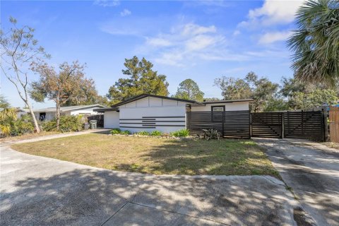 House in Winter Springs, Florida 3 bedrooms, 128.86 sq.m. № 1560755 - photo 6
