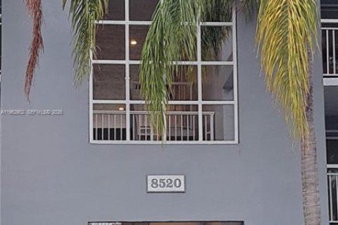 Снять в аренду кондоминиум в Катлер-Бей, Флорида 1 спальня, 75.53м2, № 2026716 - фото 7