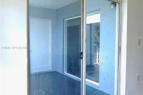 Снять в аренду кондоминиум в Катлер-Бей, Флорида 1 спальня, 75.53м2, № 2026716 - фото 4