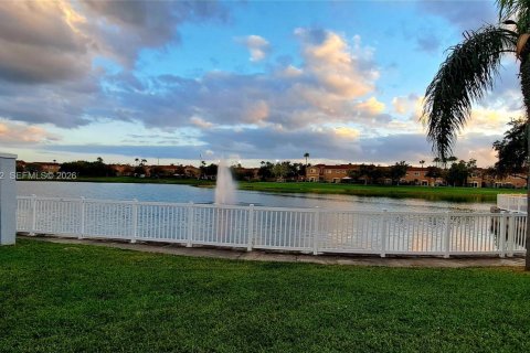 Снять в аренду кондоминиум в Катлер-Бей, Флорида 1 спальня, 75.53м2, № 2026716 - фото 8