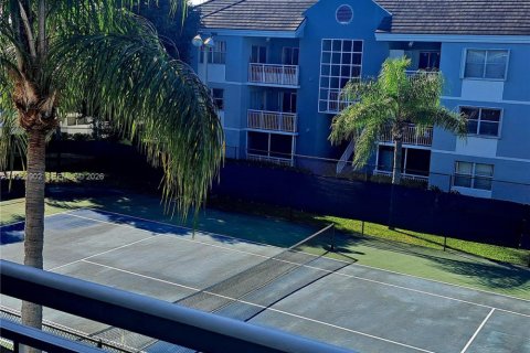 Снять в аренду кондоминиум в Катлер-Бей, Флорида 1 спальня, 75.53м2, № 2026716 - фото 11