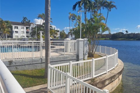 Снять в аренду кондоминиум в Катлер-Бей, Флорида 1 спальня, 75.53м2, № 2026716 - фото 15