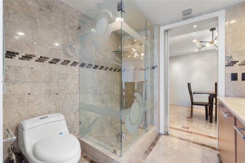 Copropriété à vendre à Miami, Floride: 2 chambres, 126.07 m2 № 1863314 - photo 28