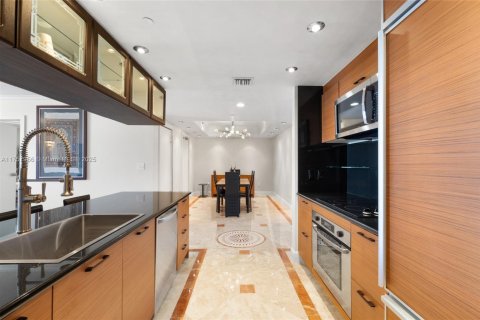 Copropriété à vendre à Miami, Floride: 2 chambres, 126.07 m2 № 1863314 - photo 10