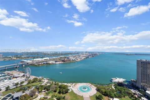 Copropriété à vendre à Miami, Floride: 2 chambres, 126.07 m2 № 1863314 - photo 1