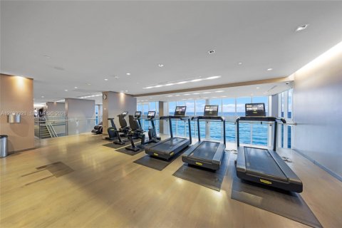 Copropriété à louer à Hallandale Beach, Floride: 2 chambres, 135.45 m2 № 2378691 - photo 6