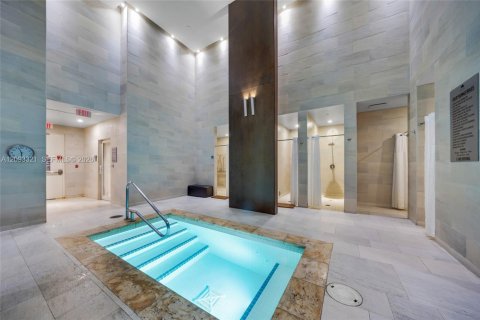 Copropriété à louer à Hallandale Beach, Floride: 2 chambres, 135.45 m2 № 2378691 - photo 11