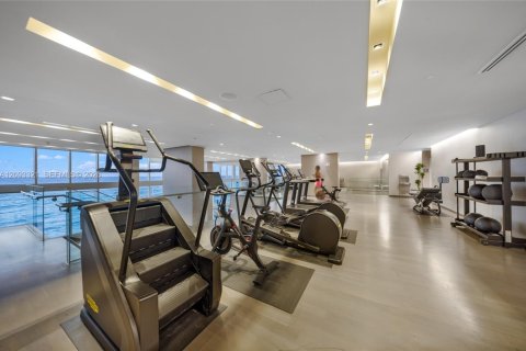Copropriété à louer à Hallandale Beach, Floride: 2 chambres, 135.45 m2 № 2378691 - photo 5