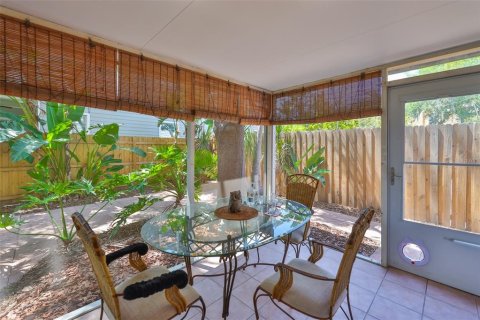 Touwnhouse à vendre à Tampa, Floride: 2 chambres, 125.14 m2 № 1744738 - photo 17