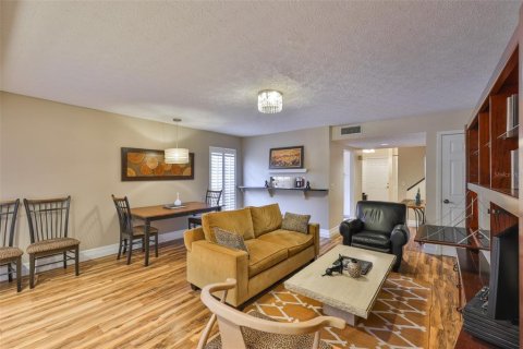 Touwnhouse à vendre à Tampa, Floride: 2 chambres, 125.14 m2 № 1744738 - photo 9