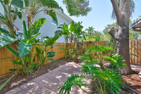 Touwnhouse à vendre à Tampa, Floride: 2 chambres, 125.14 m2 № 1744738 - photo 19