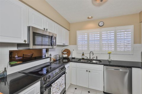 Touwnhouse à vendre à Tampa, Floride: 2 chambres, 125.14 m2 № 1744738 - photo 23