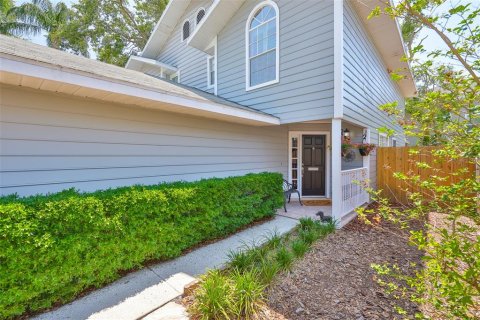 Touwnhouse à vendre à Tampa, Floride: 2 chambres, 125.14 m2 № 1744738 - photo 4