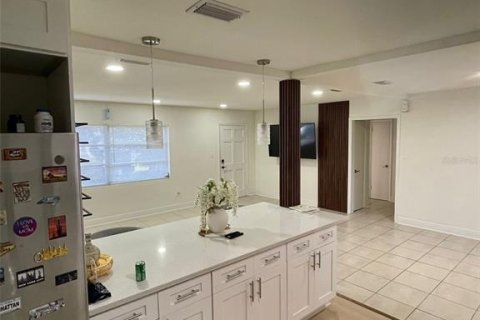 House in Clearwater, Florida 3 bedrooms, 126.07 sq.m. № 1866463 - photo 15