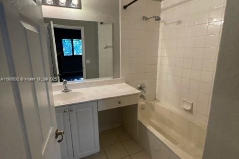 Townhouse in Miami Gardens, Florida 3 bedrooms, 131.92 sq.m. № 1964226 - photo 17