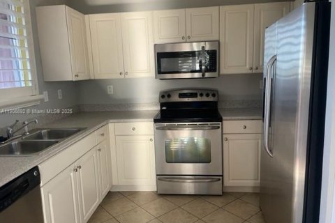 Townhouse in Miami Gardens, Florida 3 bedrooms, 131.92 sq.m. № 1964226 - photo 7