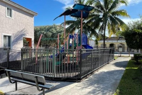 Townhouse in Miami Gardens, Florida 3 bedrooms, 131.92 sq.m. № 1964226 - photo 25