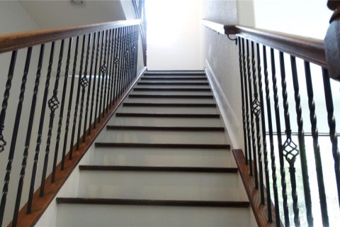 Casa en alquiler en Orlando, Florida, 4 dormitorios, 321.26 m2 № 1901306 - foto 21