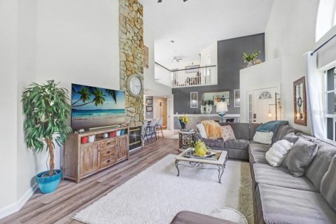 Купить виллу или дом в Уэсли-Чепел, Флорида 3 комнаты, 209.22м2, № 2102617 - фото 2