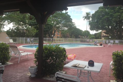 Condo in Lauderdale Lakes, Florida, 1 bedroom № 2190820 - photo 21