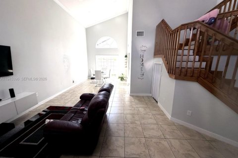 Casa en venta en Miami, Florida, 5 dormitorios, 222.32 m2 № 2001820 - foto 7