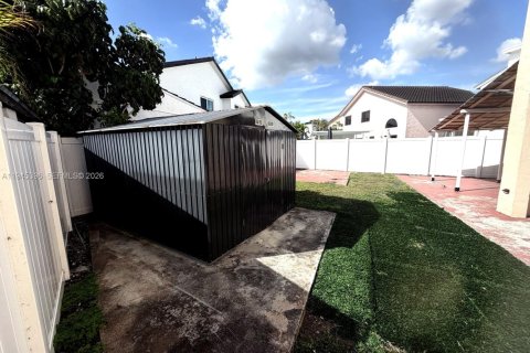 Casa en venta en Miami, Florida, 5 dormitorios, 222.32 m2 № 2001820 - foto 24