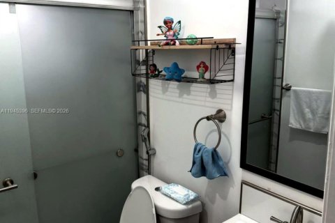 Casa en venta en Miami, Florida, 5 dormitorios, 222.32 m2 № 2001820 - foto 20