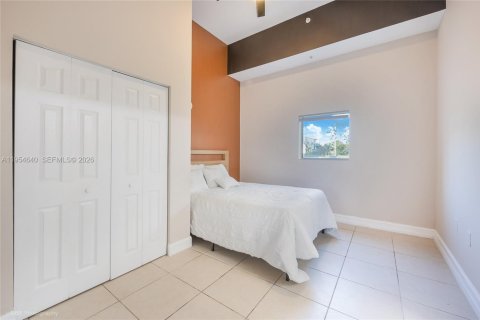 Commercial property in Hollywood, Florida № 2153349 - photo 10