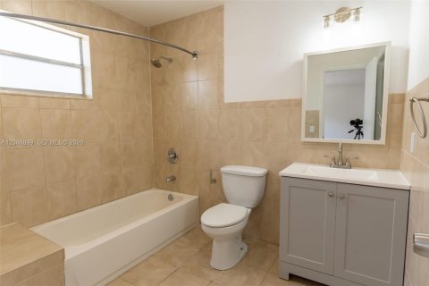 Immobilier commercial à vendre à Hallandale Beach, Floride: 270.16 m2 № 2346561 - photo 20