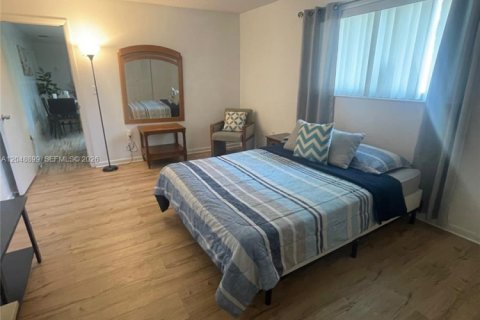 Immobilier commercial à vendre à Hallandale Beach, Floride: 270.16 m2 № 2346561 - photo 27