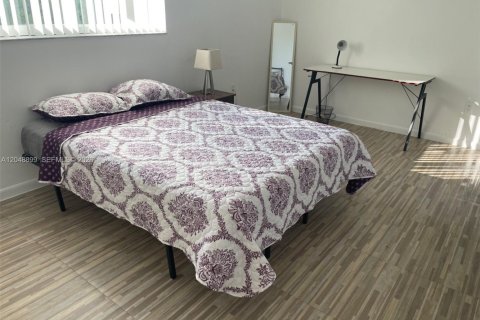 Immobilier commercial à vendre à Hallandale Beach, Floride: 270.16 m2 № 2346561 - photo 26