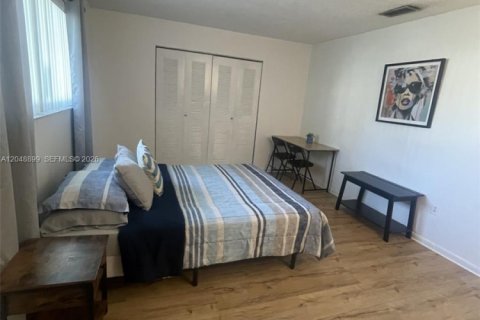 Immobilier commercial à vendre à Hallandale Beach, Floride: 270.16 m2 № 2346561 - photo 28