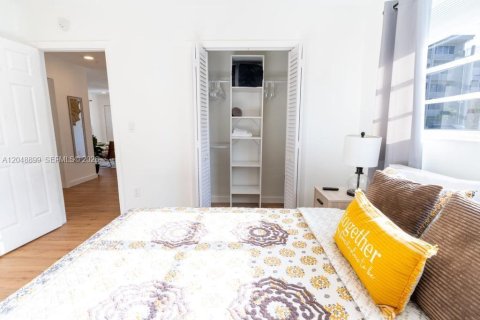 Immobilier commercial à vendre à Hallandale Beach, Floride: 270.16 m2 № 2346561 - photo 14