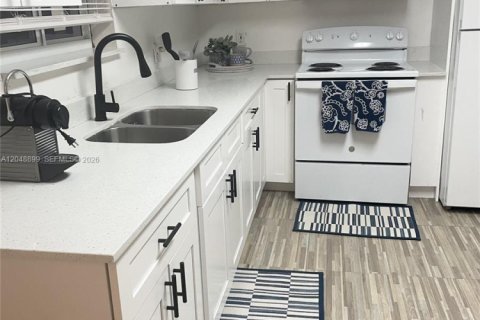 Immobilier commercial à vendre à Hallandale Beach, Floride: 270.16 m2 № 2346561 - photo 22