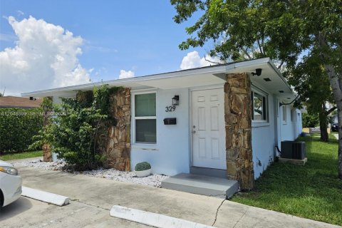 Immobilier commercial à vendre à Hallandale Beach, Floride: 270.16 m2 № 2346561 - photo 3