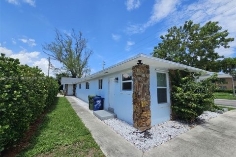 Immobilier commercial à vendre à Hallandale Beach, Floride: 270.16 m2 № 2346561 - photo 5
