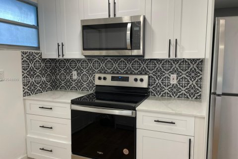 Immobilier commercial à vendre à Hallandale Beach, Floride: 270.16 m2 № 2346561 - photo 16